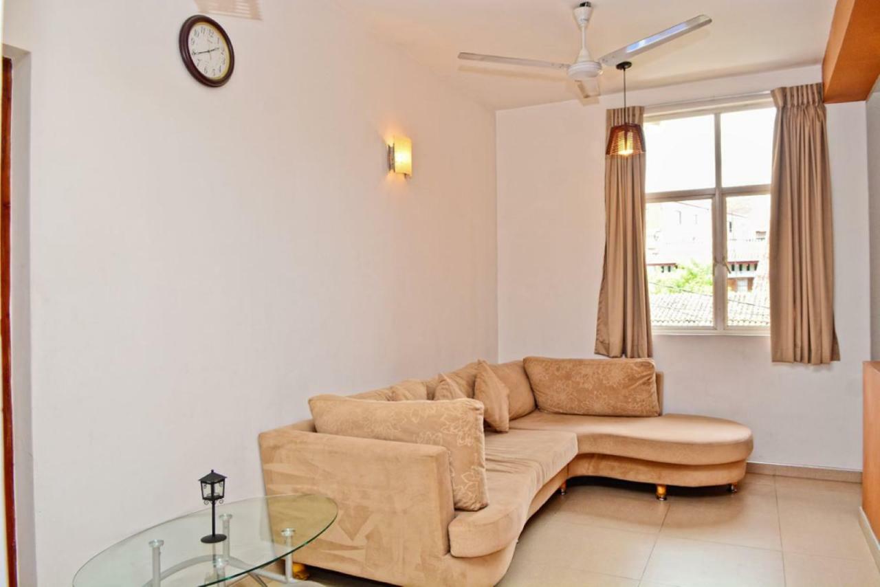Furnished Apartment At Colombo Suburbs Nawala Rajagiriya Bagian luar foto