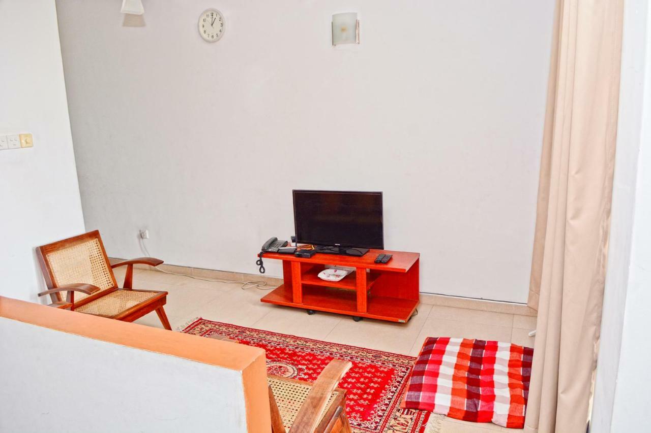 Furnished Apartment At Colombo Suburbs Nawala Rajagiriya Bagian luar foto