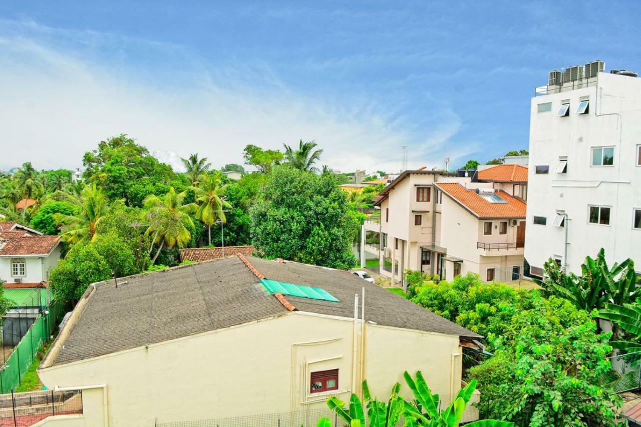 Furnished Apartment At Colombo Suburbs Nawala Rajagiriya Bagian luar foto