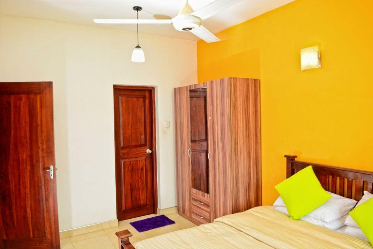Furnished Apartment At Colombo Suburbs Nawala Rajagiriya Bagian luar foto
