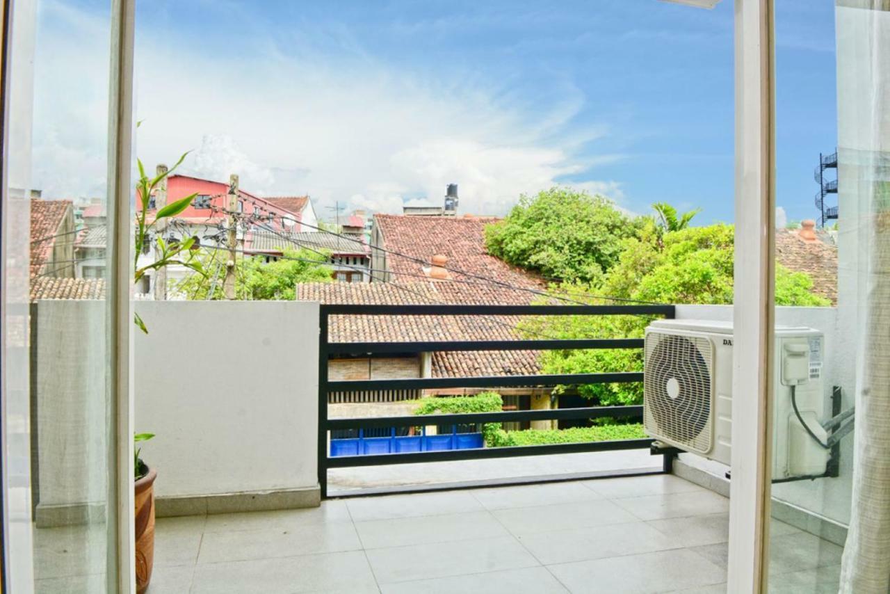 Furnished Apartment At Colombo Suburbs Nawala Rajagiriya Bagian luar foto