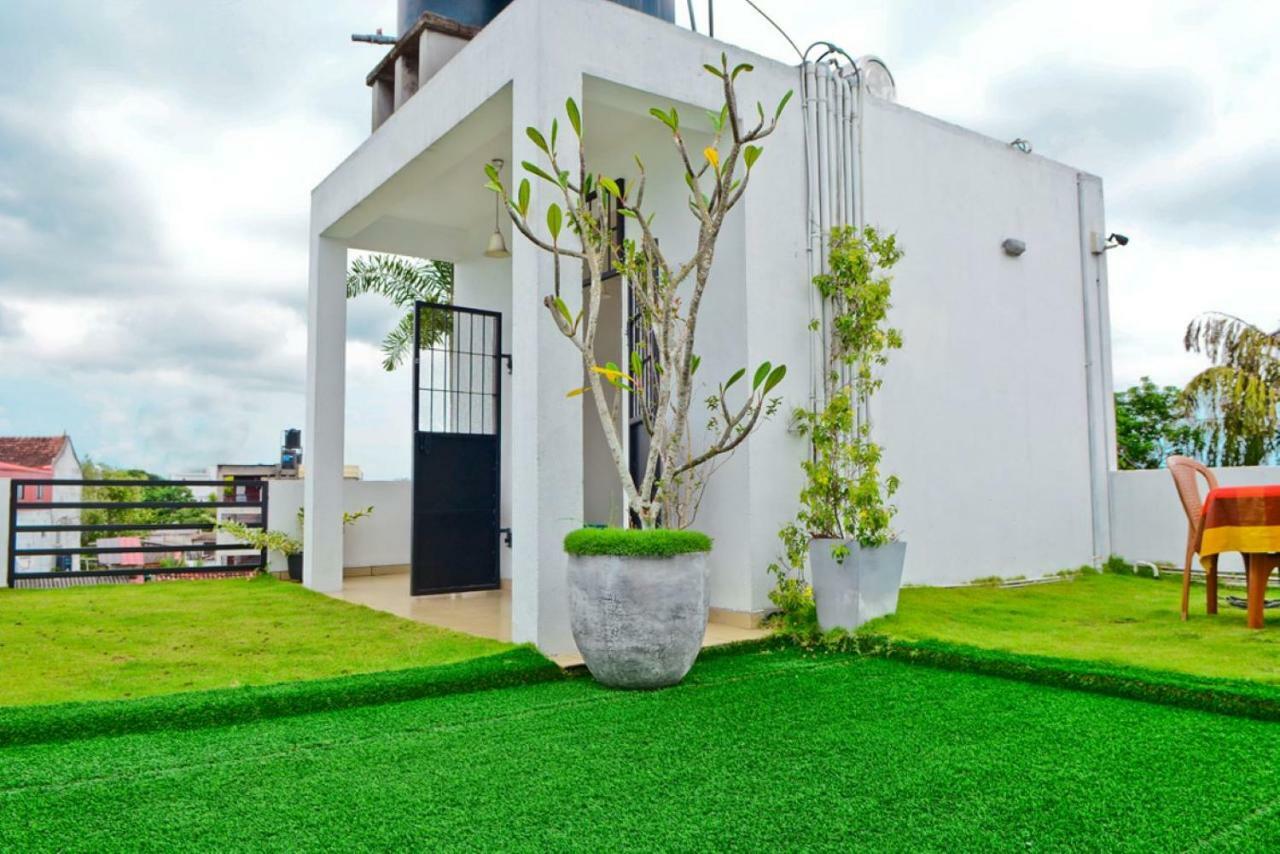 Furnished Apartment At Colombo Suburbs Nawala Rajagiriya Bagian luar foto