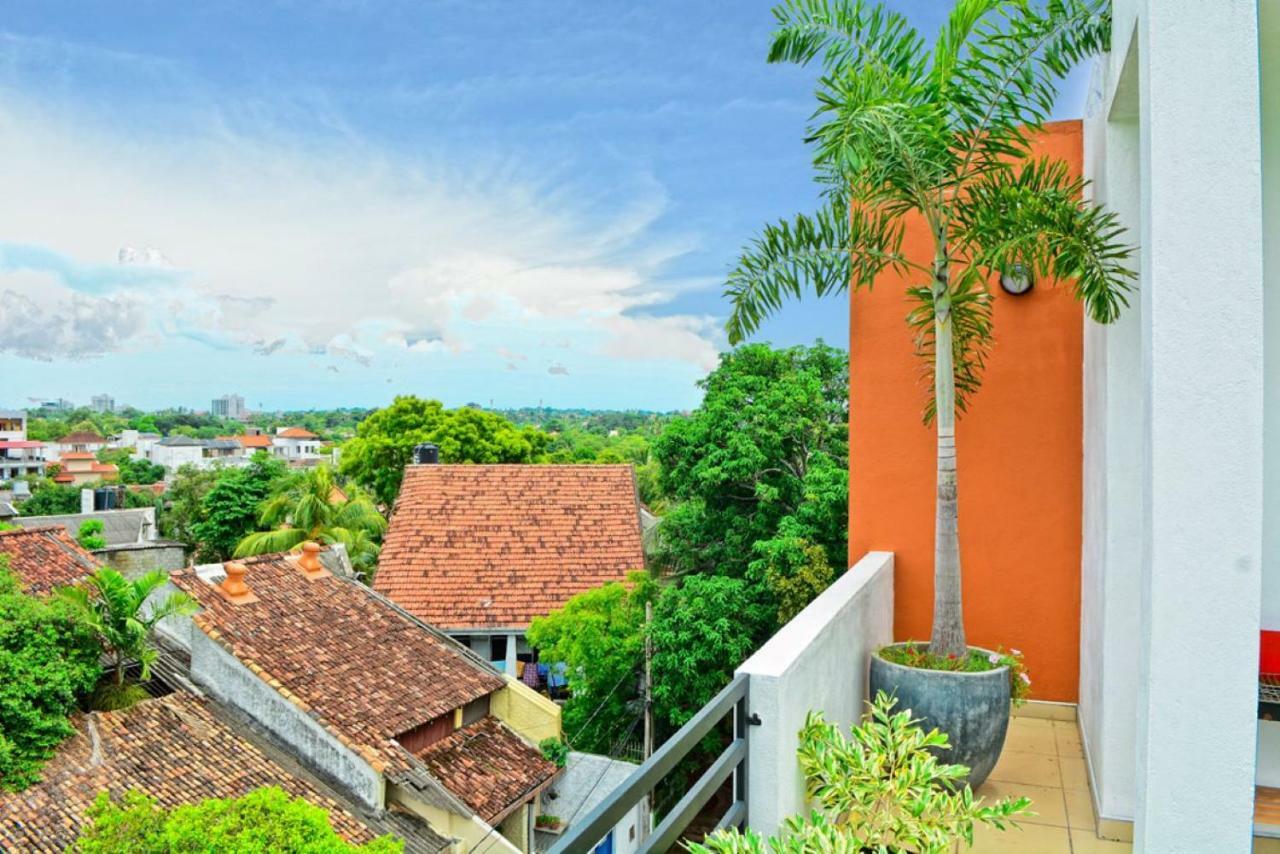 Furnished Apartment At Colombo Suburbs Nawala Rajagiriya Bagian luar foto
