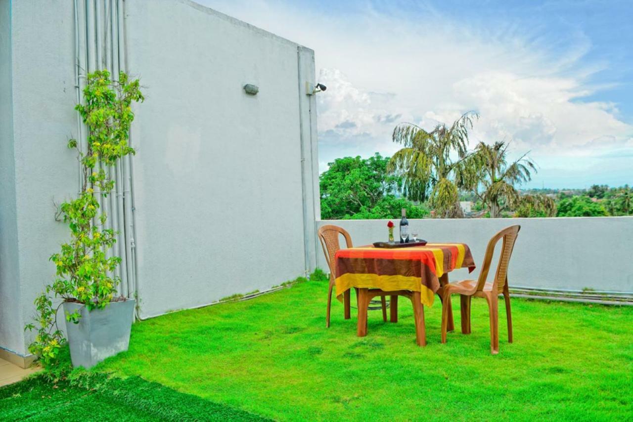 Furnished Apartment At Colombo Suburbs Nawala Rajagiriya Bagian luar foto