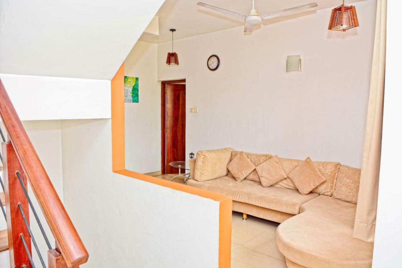 Furnished Apartment At Colombo Suburbs Nawala Rajagiriya Bagian luar foto